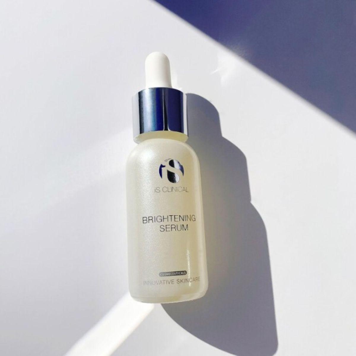 Освітлювальна сироватка для обличчя iS CLINICAL Brightening Serum, 15 мл
