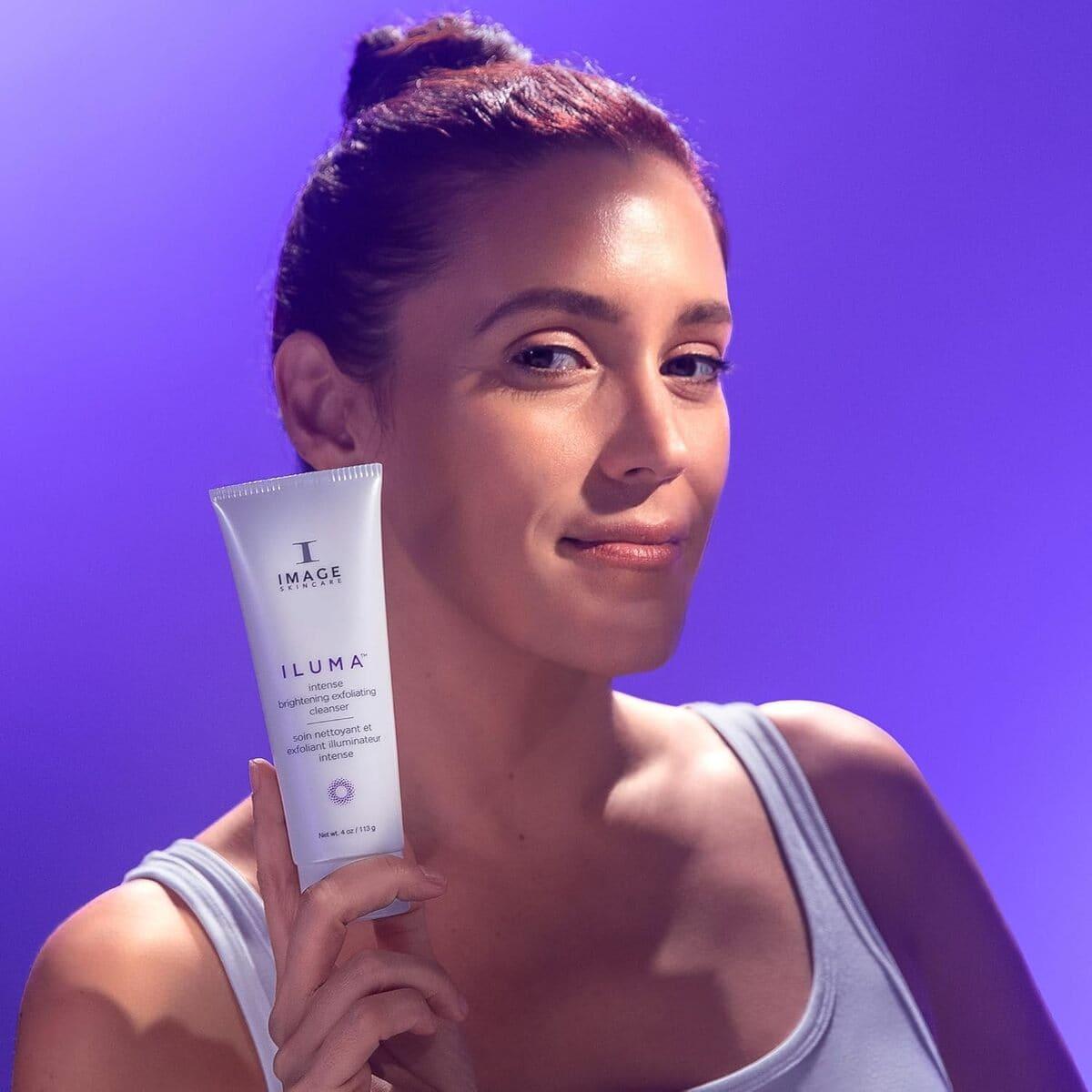 Освітлювальний ексфоліювальний клінсер Image Skincare Iluma Intense Brightening Exfoilating Cleanser, 113 г
