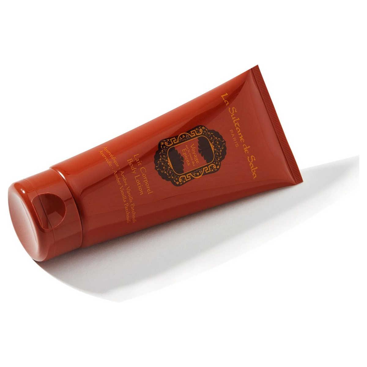 Молочко для тіла аюрведичне La Sultane de Saba Voyage Epices Body Lotion Ayurvedic - Amber Vanilla Patchouli, 200 мл Молочко для тіла аюрведичне La Sultane de Saba Voyage Epices Body Lotion Ayurvedic - Amber Vanilla Patchouli, 200 мл