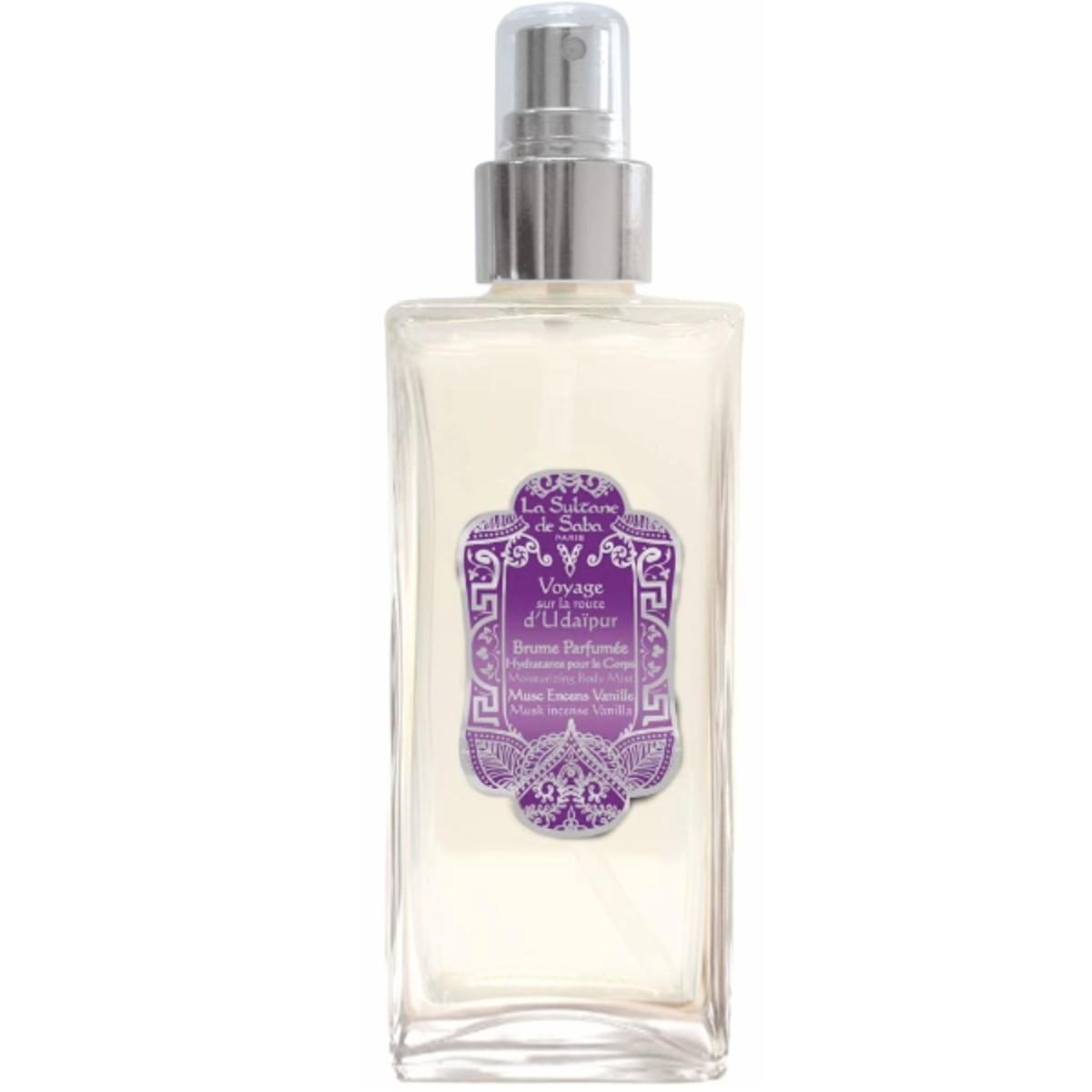 Парфумований спрей для тіла «Удайпур» La Sultane de Saba Voyage d'Udaipur Moisturizing Body Mist Musk Incense Vanilla (Body Water Udaipur), 200 мл Парфумований спрей для тіла «Удайпур» La Sultane de Saba Voyage d'Udaipur Moisturizing Body Mist Musk Incense Vanilla (Body Water Udaipur), 200 мл