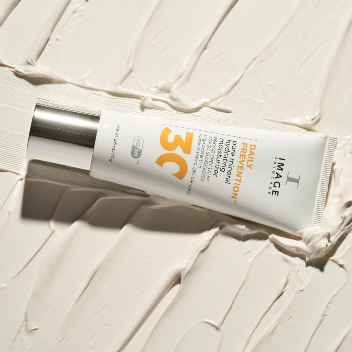 Зволожувальний крем з мінералами Image Skincare Daily Prevention Pure Mineral Hydrating Moisturizer SPF 30, 73 г Зволожувальний крем з мінералами Image Skincare Daily Prevention Pure Mineral Hydrating Moisturizer SPF 30, 73 г