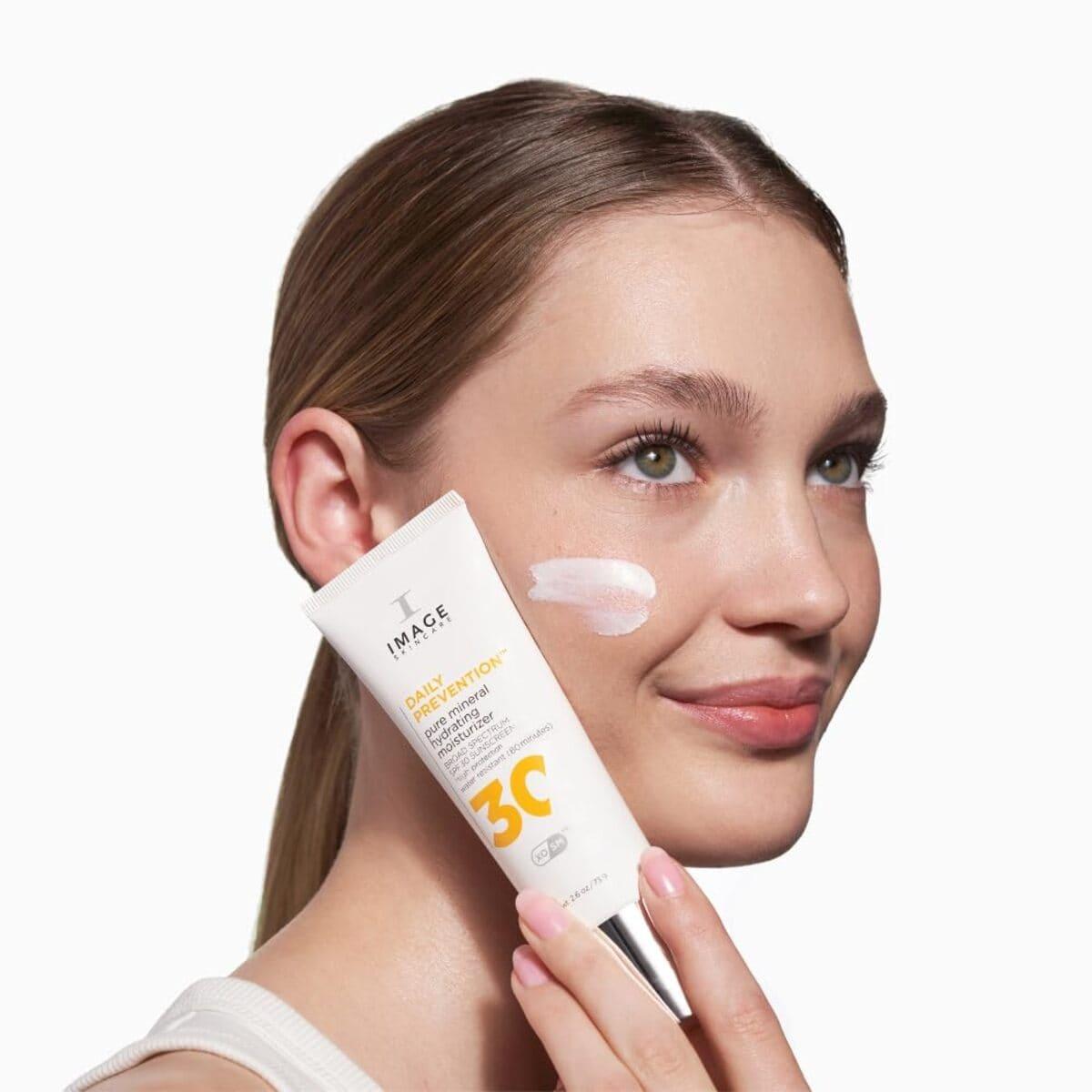 Зволожувальний крем з мінералами Image Skincare Daily Prevention Pure Mineral Hydrating Moisturizer SPF 30, 73 г Зволожувальний крем з мінералами Image Skincare Daily Prevention Pure Mineral Hydrating Moisturizer SPF 30, 73 г